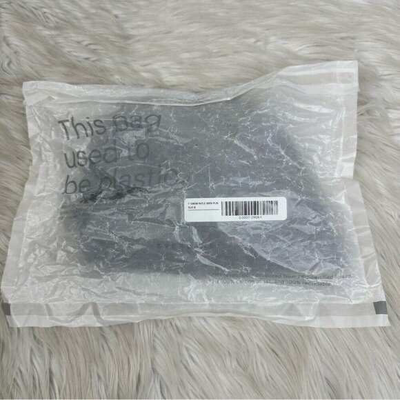 Everlane Women's NWT Black The ReNew Plunge Triangle Swim Top‎ XL/C40.5 - Picture 6 of 11